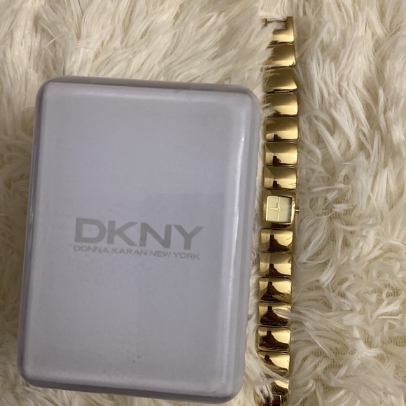 DKNY Ladies Watch - Picture 6 of 8